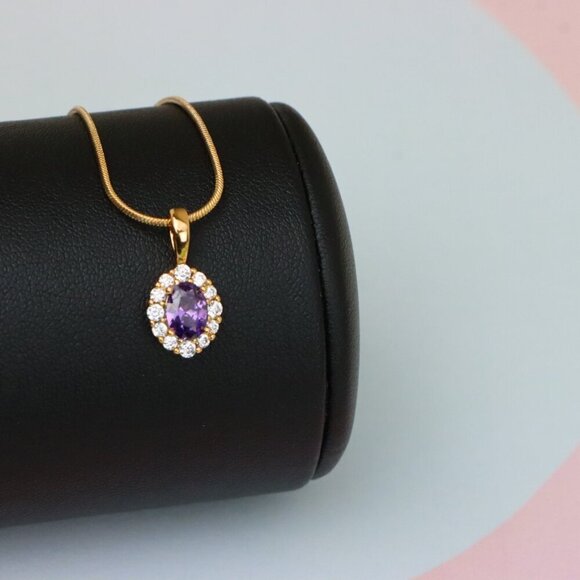 "Purple Oval Pendant with Halo in Gold-Plated Brass – Delicate Glamour, XPPT1816 - Picture 3 of 13